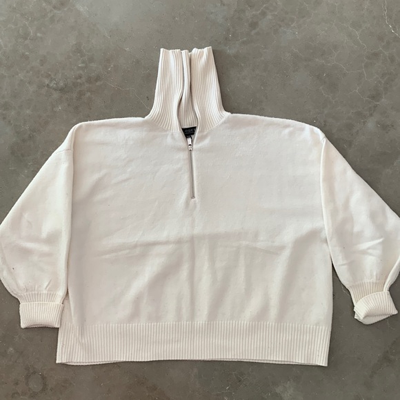 Cream turtleneck sweater - Picture 1 of 5